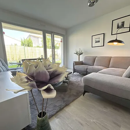 Appartement Calme, Jardin, 4 Pers, Proche Et Commerces, Parking, Normes Handicapés - Fr-1-494-167 Royan