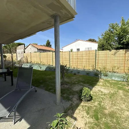Calme, Jardin, 4 Pers, Proche Et Commerces, Parking, Normes Handicapés - Fr-1-494-167 * Royan