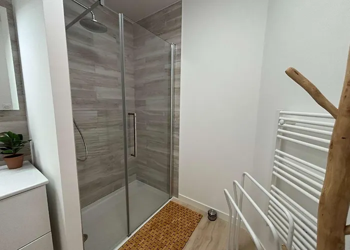 Calme, Jardin, 4 Pers, Proche Et Commerces, Parking, Normes Handicapes - Fr-1-494-167 * Royan